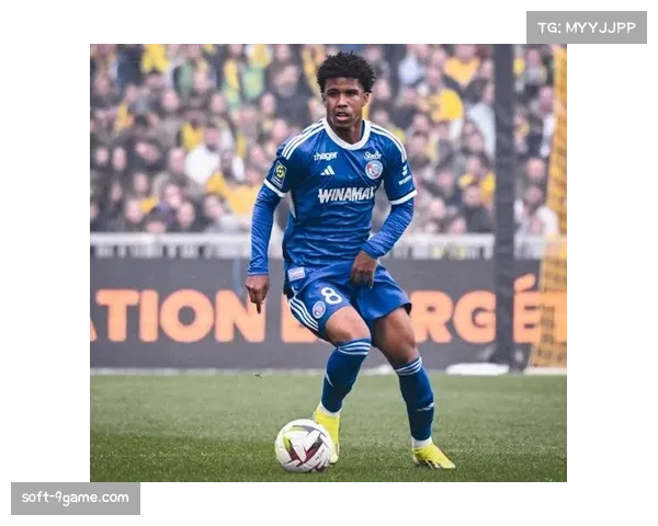 切尔西桑托斯全能数据创纪录，中场屏障受益判罚尺度